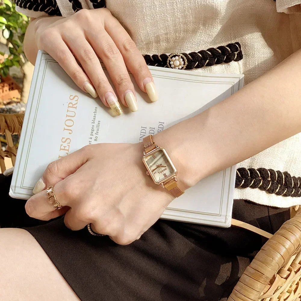 Luxury Mesh Strap Women’s Watch – Green Dial